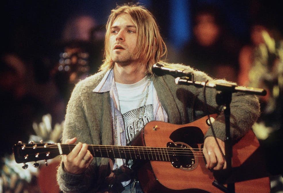 Nirvana's MTV Unplugged concert 1993. Chiếc áo cardigan được định giá vào khoảng 7,5 tỷ đồng!